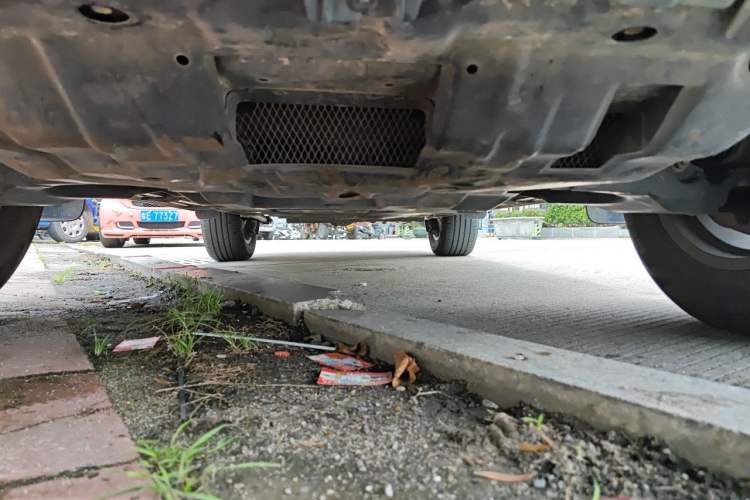 Used Toyota Prado 2018 3.5L Automatic TX-L with Rear-Mounted Spare Tire Chassis Front