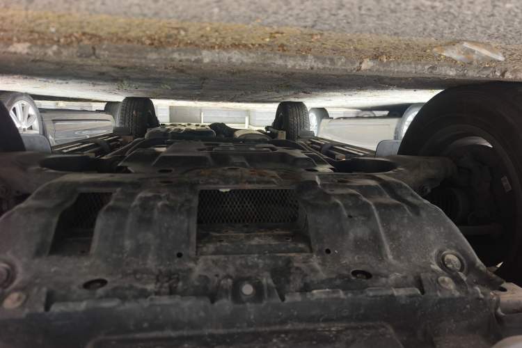 Used Toyota Prado 2018 3.5L Automatic TX-L with Rear-Mounted Spare Tire Chassis Front