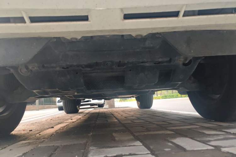Used Toyota Prado 2018 3.5L Automatic TX-L with Rear-Mounted Spare Tire Chassis Front