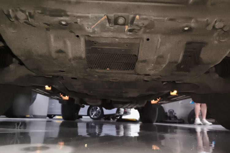 Used Toyota Prado 2018 3.5L Automatic TX-L with Rear-Mounted Spare Tire Chassis Front