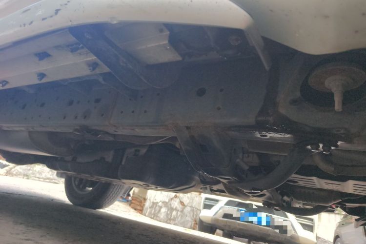 Used Toyota Prado 2018 3.5L Automatic TX-L with Rear-Mounted Spare Tire Chassis Front Right