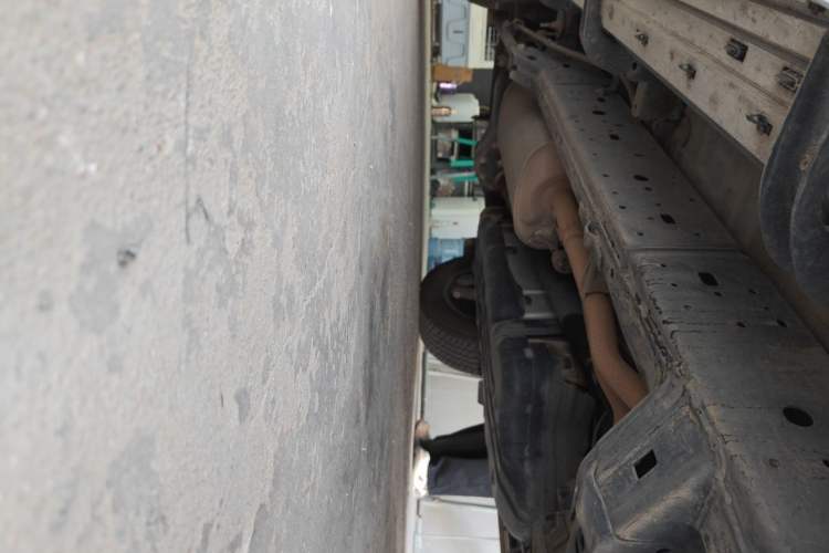 Used Toyota Prado 2018 3.5L Automatic TX-L with Rear-Mounted Spare Tire Chassis Front Right