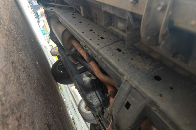 Used Toyota Prado 2018 3.5L Automatic TX-L with Rear-Mounted Spare Tire Chassis Front Right