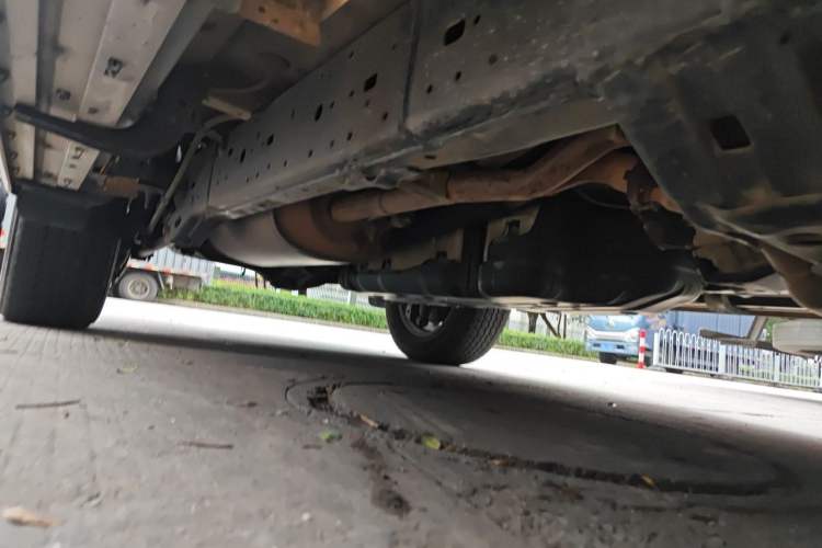 Used Toyota Prado 2018 3.5L Automatic TX-L with Rear-Mounted Spare Tire Chassis Front Right