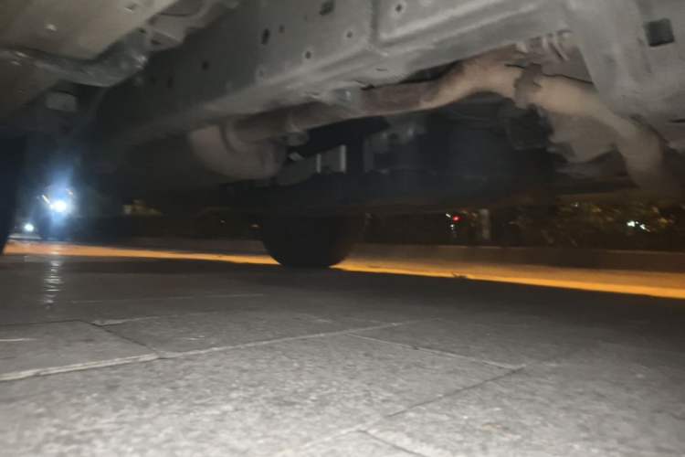 Used Toyota Prado 2018 3.5L Automatic TX-L with Rear-Mounted Spare Tire Chassis Front Right