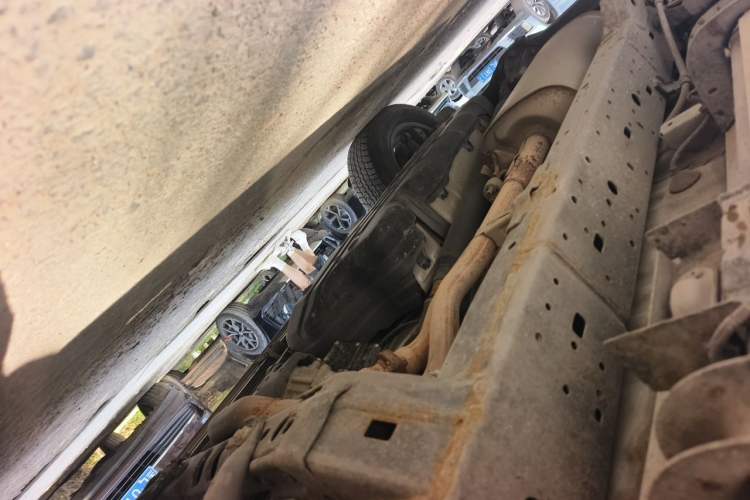 Used Toyota Prado 2018 3.5L Automatic TX-L with Rear-Mounted Spare Tire Chassis Front Right