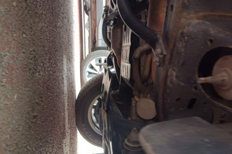 Used Toyota Prado 2018 3.5L Automatic TX-L with Rear-Mounted Spare Tire Chassis Front Right