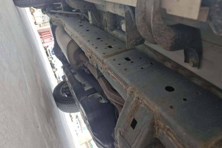 Used Toyota Prado 2018 3.5L Automatic TX-L with Rear-Mounted Spare Tire Chassis Front Right