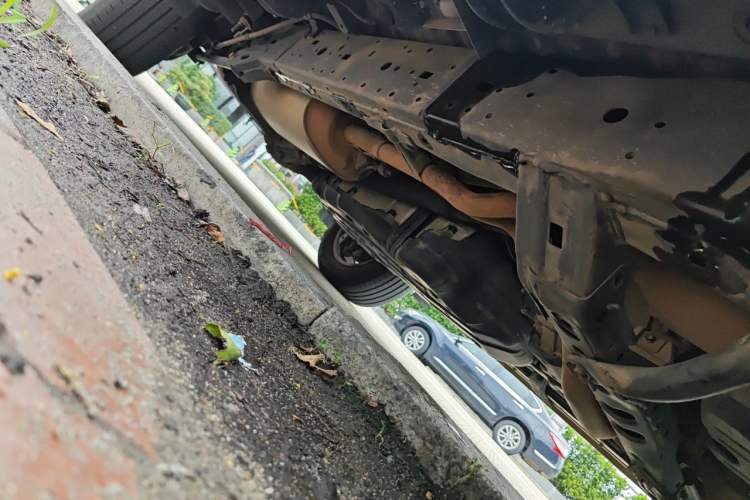 Used Toyota Prado 2018 3.5L Automatic TX-L with Rear-Mounted Spare Tire Chassis Front Right