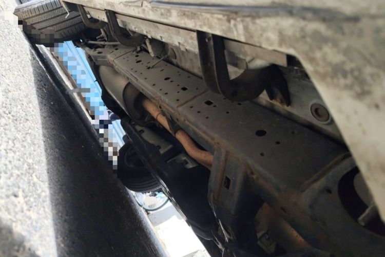 Used Toyota Prado 2018 3.5L Automatic TX-L with Rear-Mounted Spare Tire Chassis Front Right