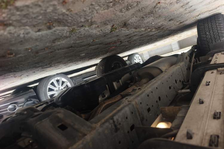 Used Toyota Prado 2018 3.5L Automatic TX-L with Rear-Mounted Spare Tire Chassis Front Right