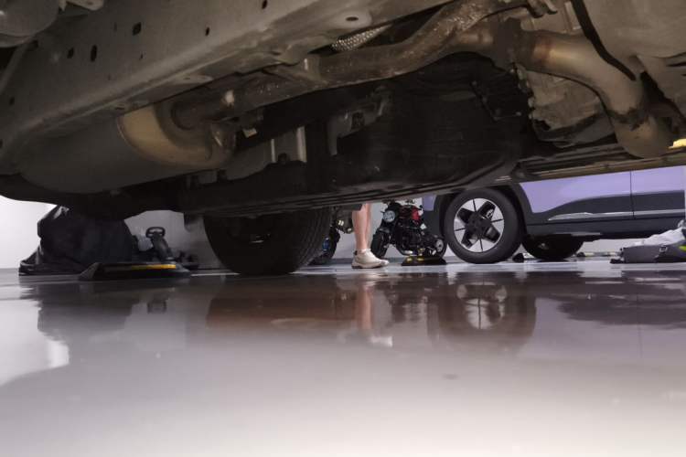 Used Toyota Prado 2018 3.5L Automatic TX-L with Rear-Mounted Spare Tire Chassis Front Right