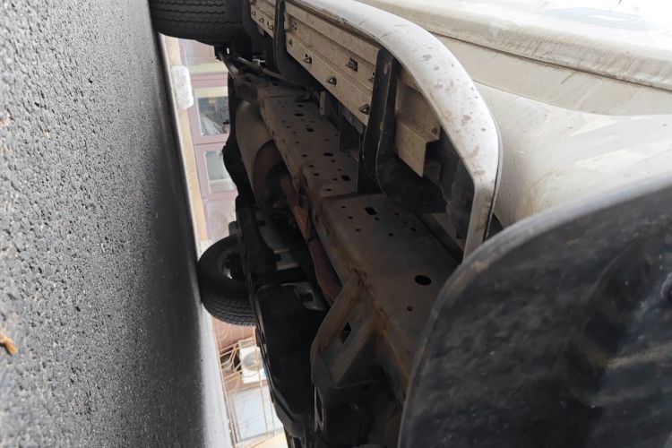 Used Toyota Prado 2018 3.5L Automatic TX-L with Rear-Mounted Spare Tire Chassis Front Right