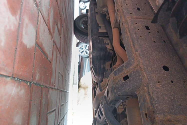 Used Toyota Prado 2018 3.5L Automatic TX-L with Rear-Mounted Spare Tire Chassis Front Right