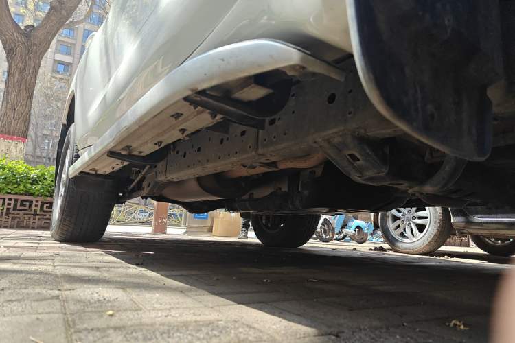 Used Toyota Prado 2018 3.5L Automatic TX-L with Rear-Mounted Spare Tire Chassis Front Right