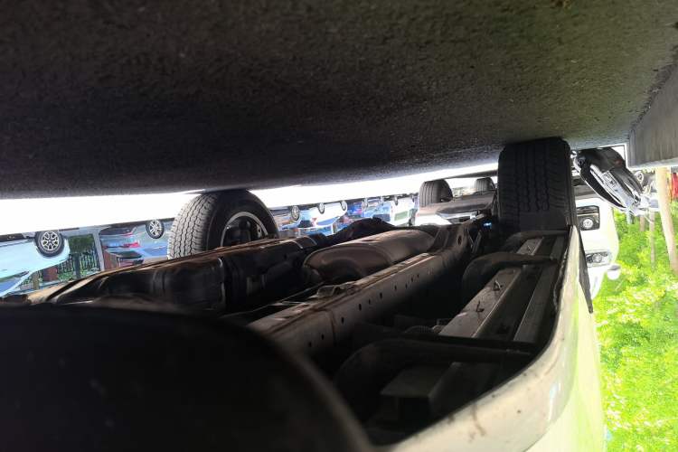 Used Toyota Prado 2018 3.5L Automatic TX-L with Rear-Mounted Spare Tire Chassis Front Right