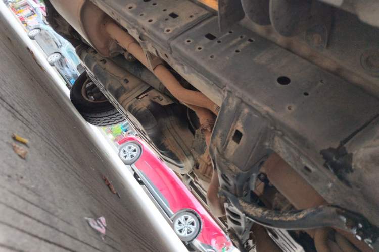 Used Toyota Prado 2018 3.5L Automatic TX-L with Rear-Mounted Spare Tire Chassis Front Right
