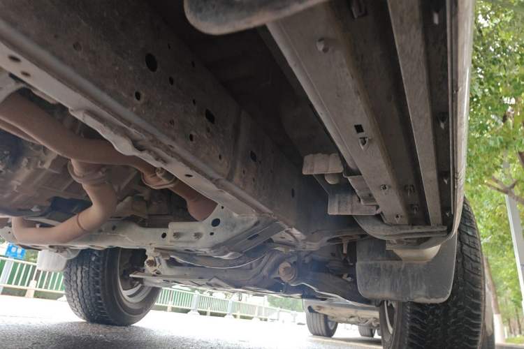 Used Toyota Prado 2018 3.5L Automatic TX-L with Rear-Mounted Spare Tire Chassis Front Right