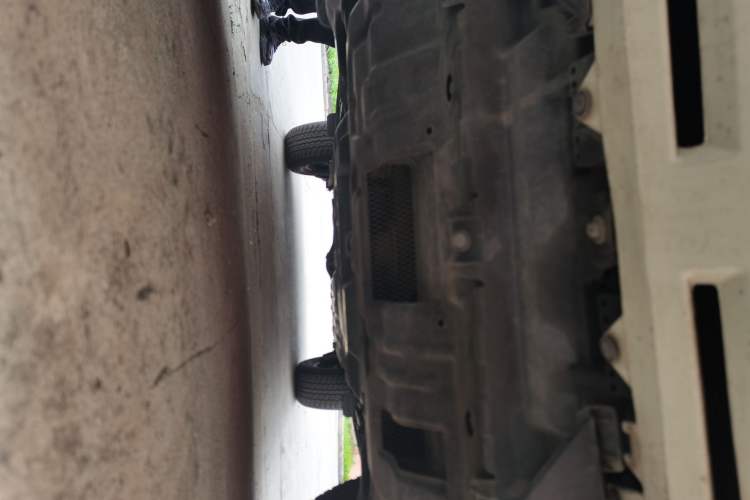 Used Toyota Prado 2018 3.5L Automatic TX-L with Rear-Mounted Spare Tire Chassis Front