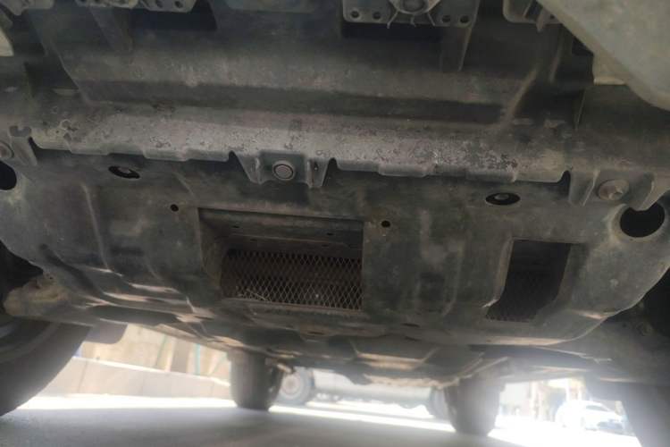 Used Toyota Prado 2018 3.5L Automatic TX-L with Rear-Mounted Spare Tire Chassis Front