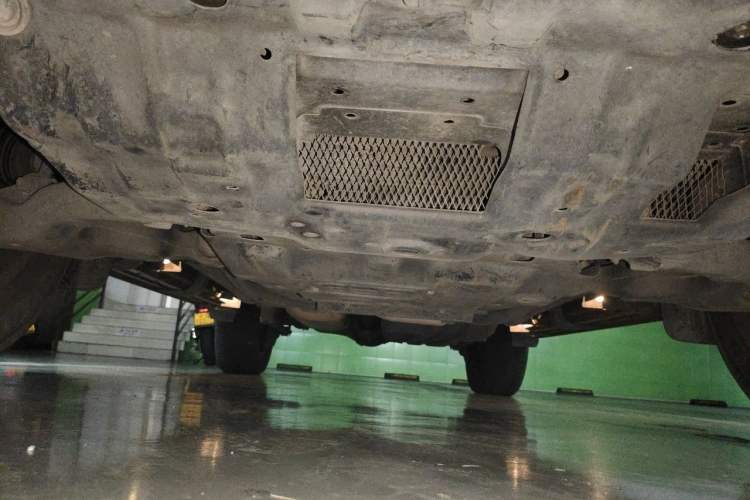 Used Toyota Prado 2018 3.5L Automatic TX-L NAVI with Rear-Mounted Spare Tire Chassis Front