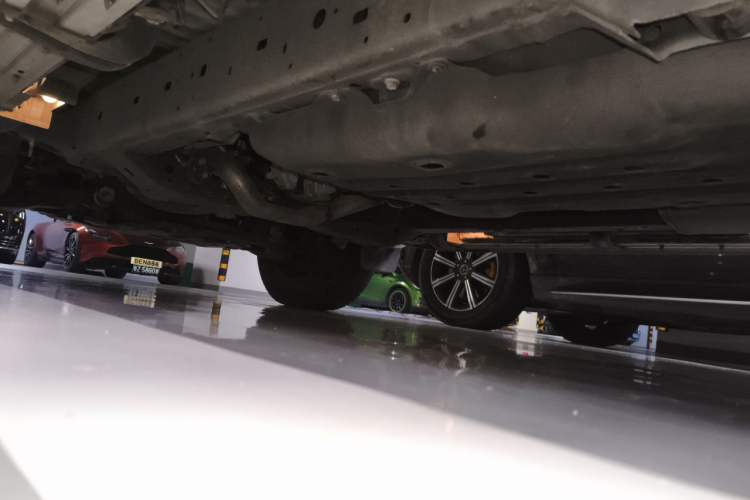 Used Toyota Prado 2018 3.5L Automatic TX-L with Rear-Mounted Spare Tire Chassis Rear Left