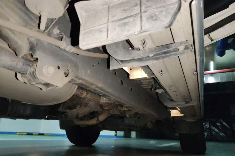Used Toyota Prado 2018 3.5L Automatic TX-L with Rear-Mounted Spare Tire Chassis Rear Right