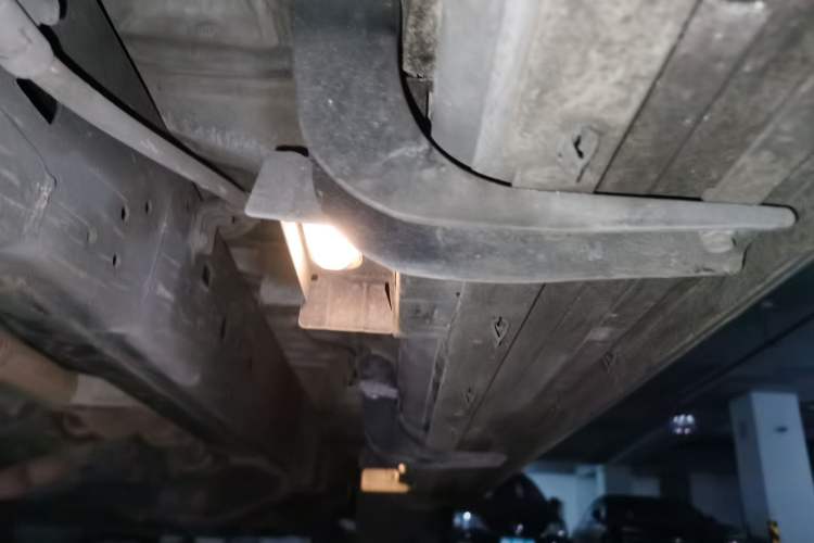 Used Toyota Prado 2018 3.5L Automatic TX-L with Rear-Mounted Spare Tire Chassis Rear Right