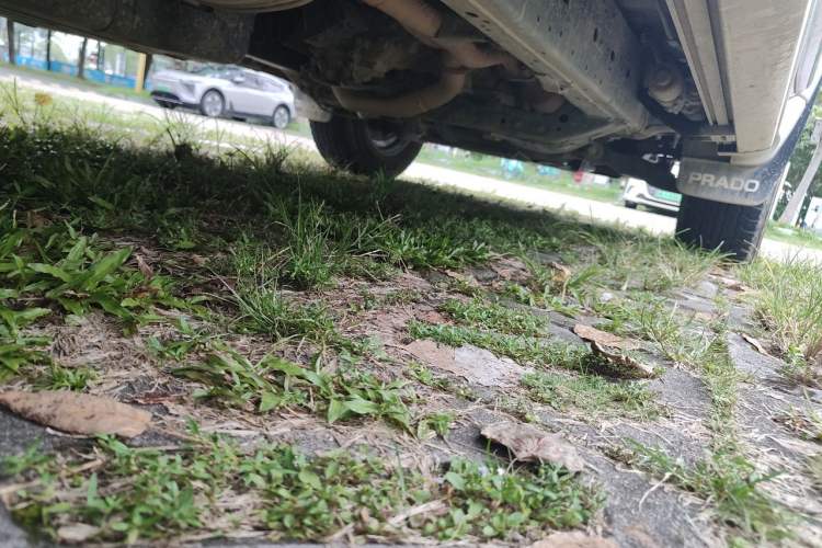 Used Toyota Prado 2018 3.5L Automatic TX-L with Rear-Mounted Spare Tire Chassis Rear Right
