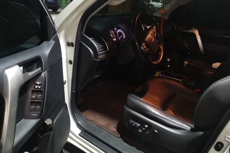 Used Toyota Prado 2018 3.5L Automatic TX-L with Rear-Mounted Spare Tire Driver Seat