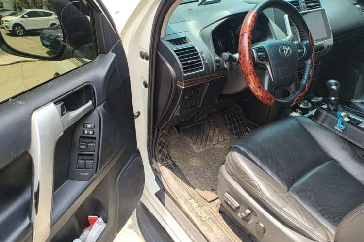Used Toyota Prado 2018 3.5L Automatic TX-L with Rear-Mounted Spare Tire Driver Seat