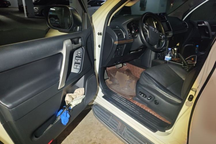 Used Toyota Prado 2018 3.5L Automatic TX-L with Rear-Mounted Spare Tire Driver Seat