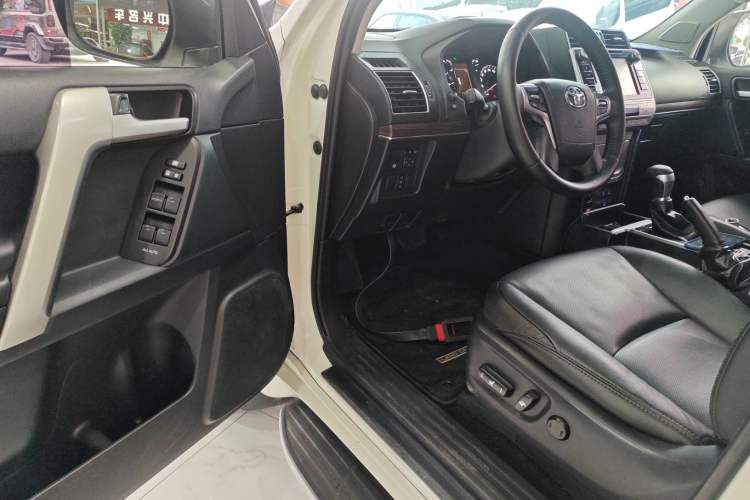 Used Toyota Prado 2018 3.5L Automatic TX-L Driver Seat