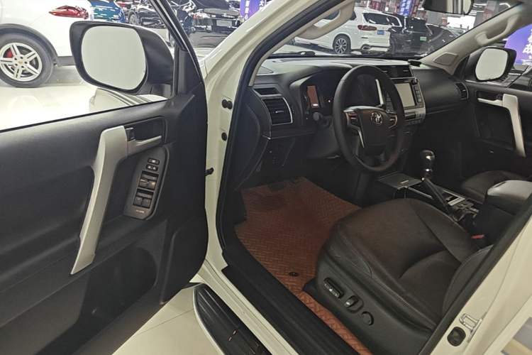 Used Toyota Prado 2018 3.5L Automatic TX-L NAVI with Rear-Mounted Spare Tire Driver Seat