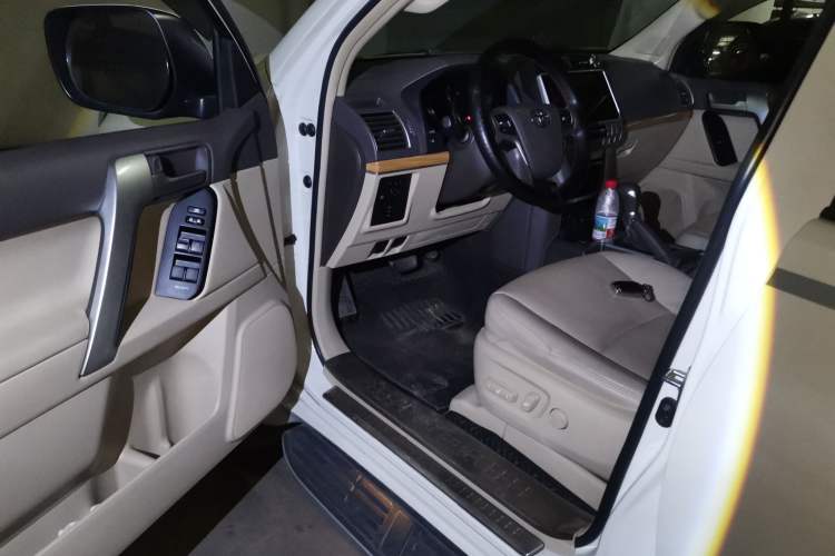Used Toyota Prado 2018 3.5L Automatic TX-L Driver Seat