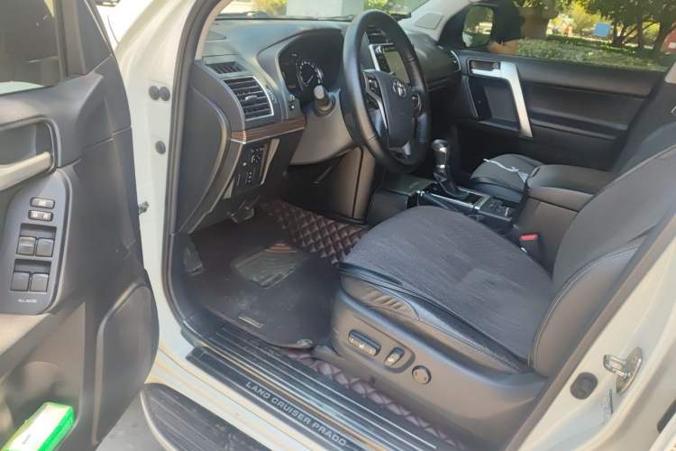 Used Toyota Prado 2018 3.5L Automatic TX-L with Rear-Mounted Spare Tire Driver Seat