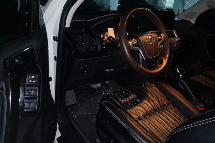 Used Toyota Prado 2018 3.5L Automatic TX-L with Rear-Mounted Spare Tire Driver Seat