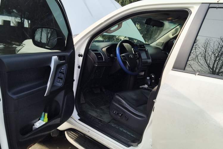 Used Toyota Prado 2018 3.5L Automatic TX-L with Rear-Mounted Spare Tire Driver Seat