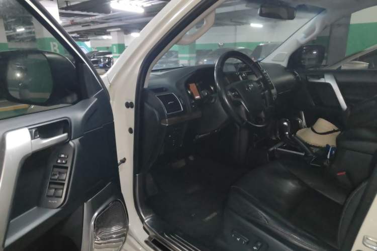 Used Toyota Prado 2018 3.5L Automatic TX-L Driver Seat