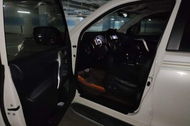 Used Toyota Prado 2018 3.5L Automatic TX-L Driver Seat