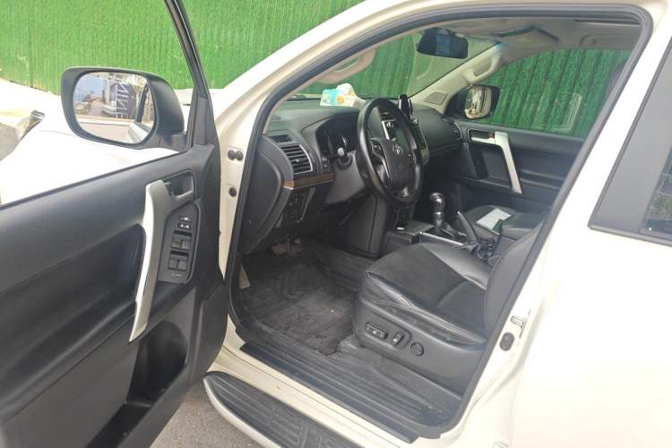 Used Toyota Prado 2018 3.5L Automatic TX-L with Rear-Mounted Spare Tire Driver Seat