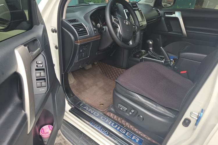 Used Toyota Prado 2018 3.5L Automatic TX-L Driver Seat