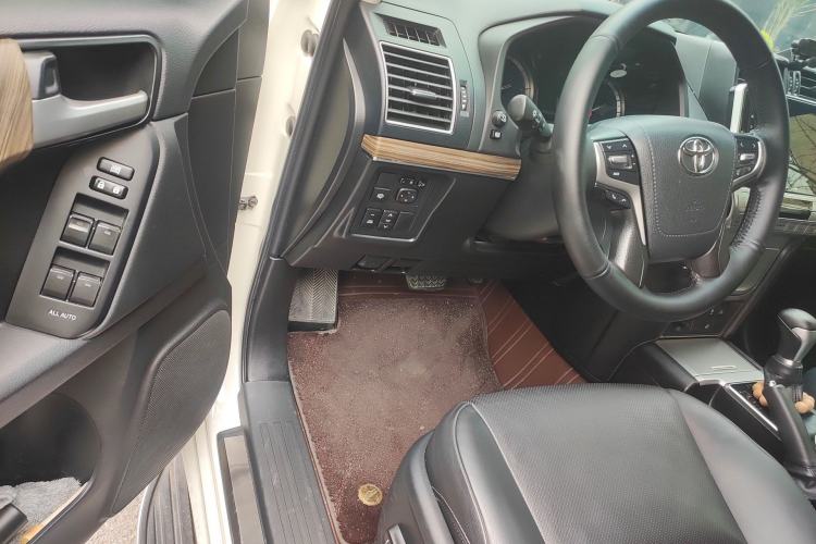Used Toyota Prado 2018 3.5L Automatic TX-L with Rear-Mounted Spare Tire Driver Seat