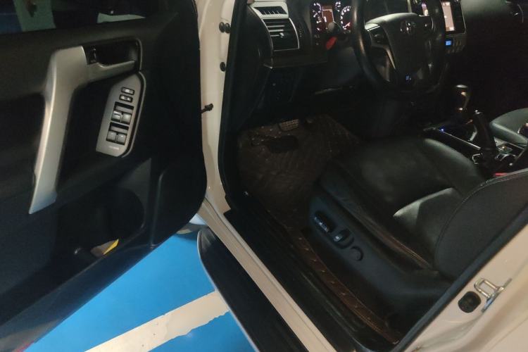 Used Toyota Prado 2018 3.5L Automatic TX-L with Rear-Mounted Spare Tire Driver Seat