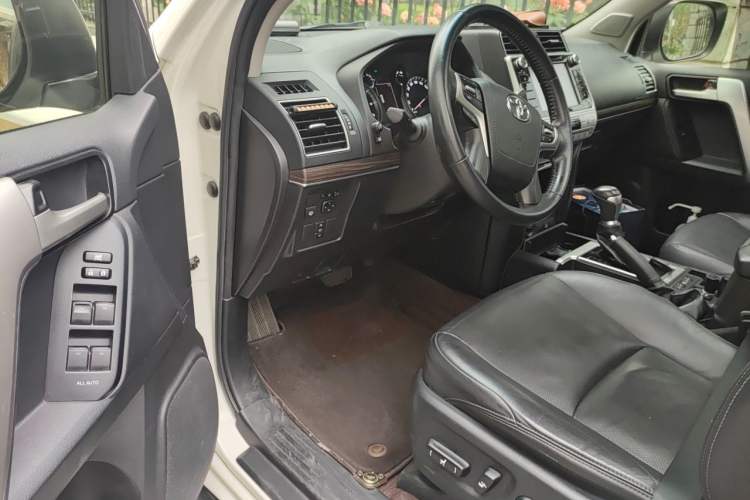 Used Toyota Prado 2018 3.5L Automatic TX-L with Rear-Mounted Spare Tire Driver Seat