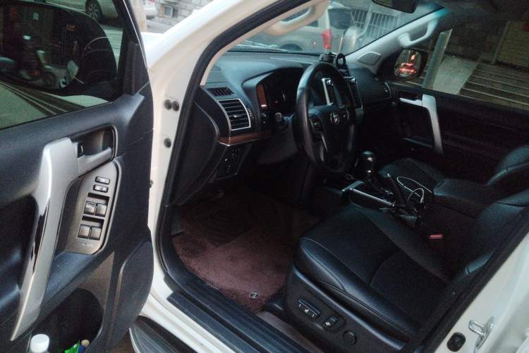 Used Toyota Prado 2018 3.5L Automatic TX-L with Rear-Mounted Spare Tire Driver Seat