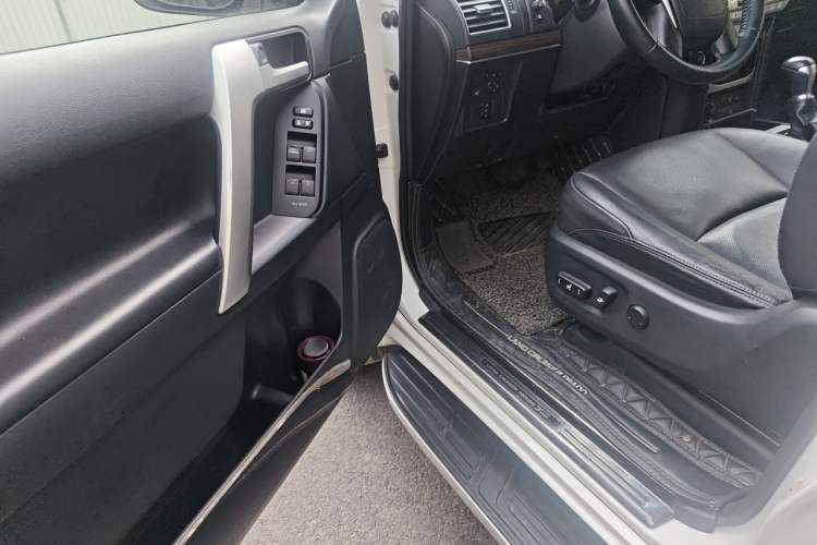 Used Toyota Prado 2018 3.5L Automatic TX-L Driver Seat