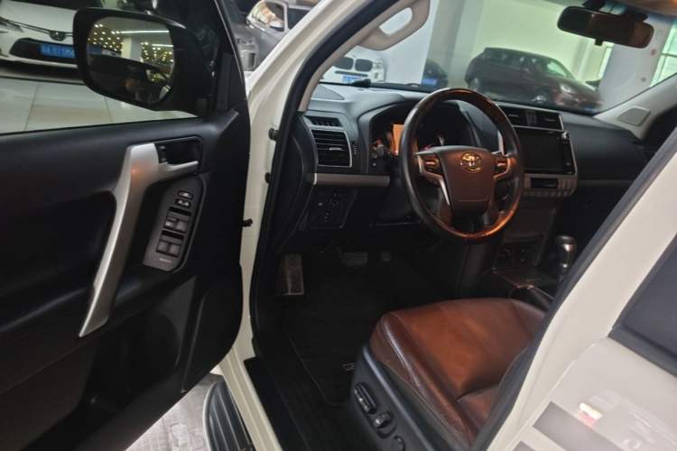 Used Toyota Prado 2018 3.5L Automatic TX-L NAVI with Rear-Mounted Spare Tire Driver Seat