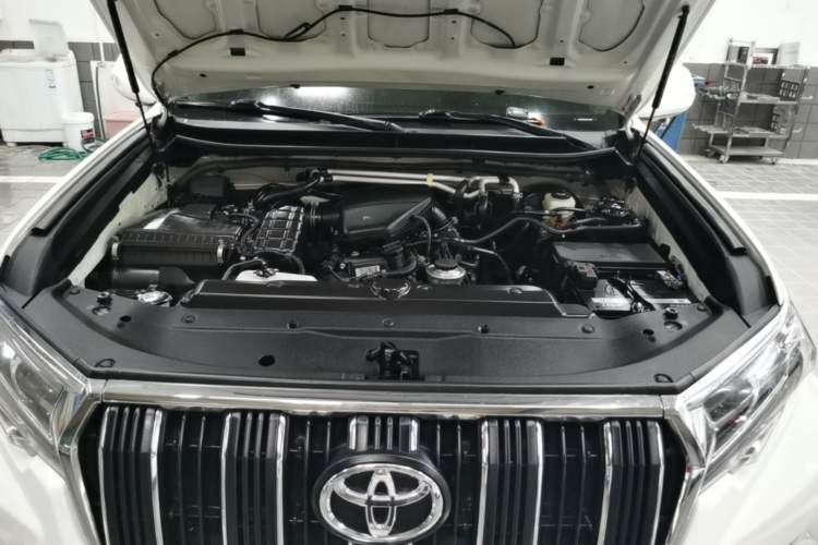 Used Toyota Prado  Engine Bay