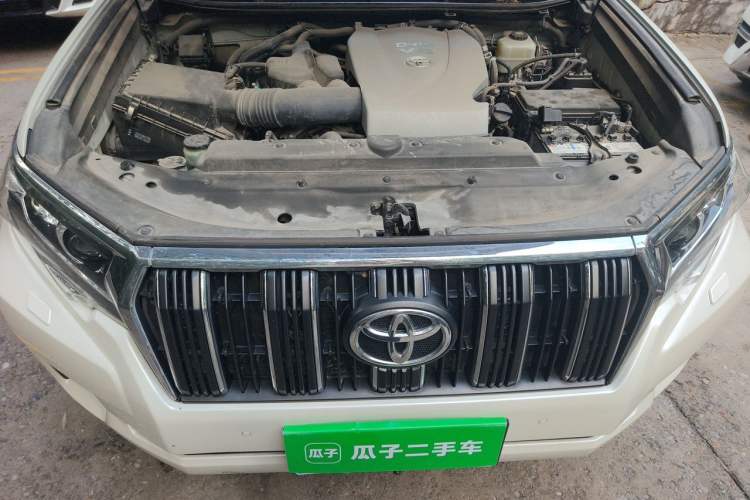 Used Toyota Prado 2018 3.5L Automatic TX-L with Rear-Mounted Spare Tire Engine Bay